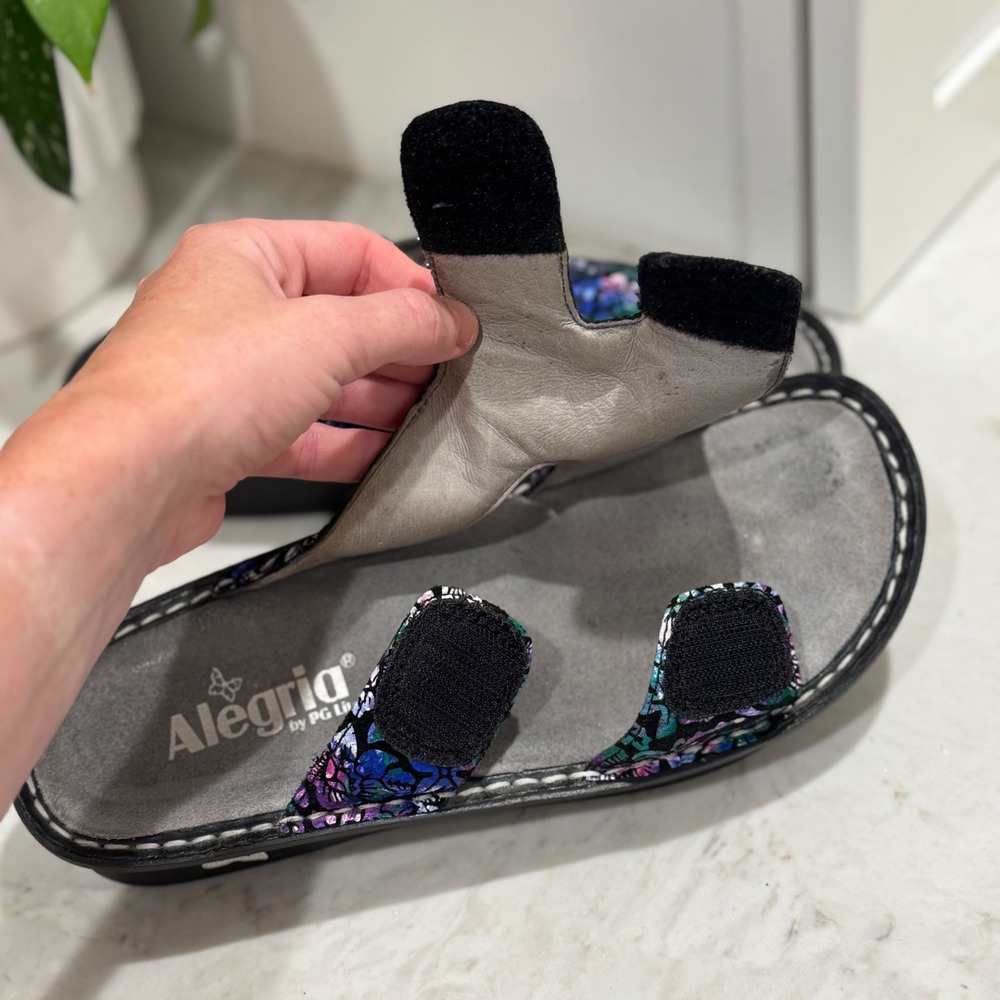 Alegria Peggy Sandals Size 38 Black Purple Floral Leather Slides Comfort Buckle - Picture 3 of 9